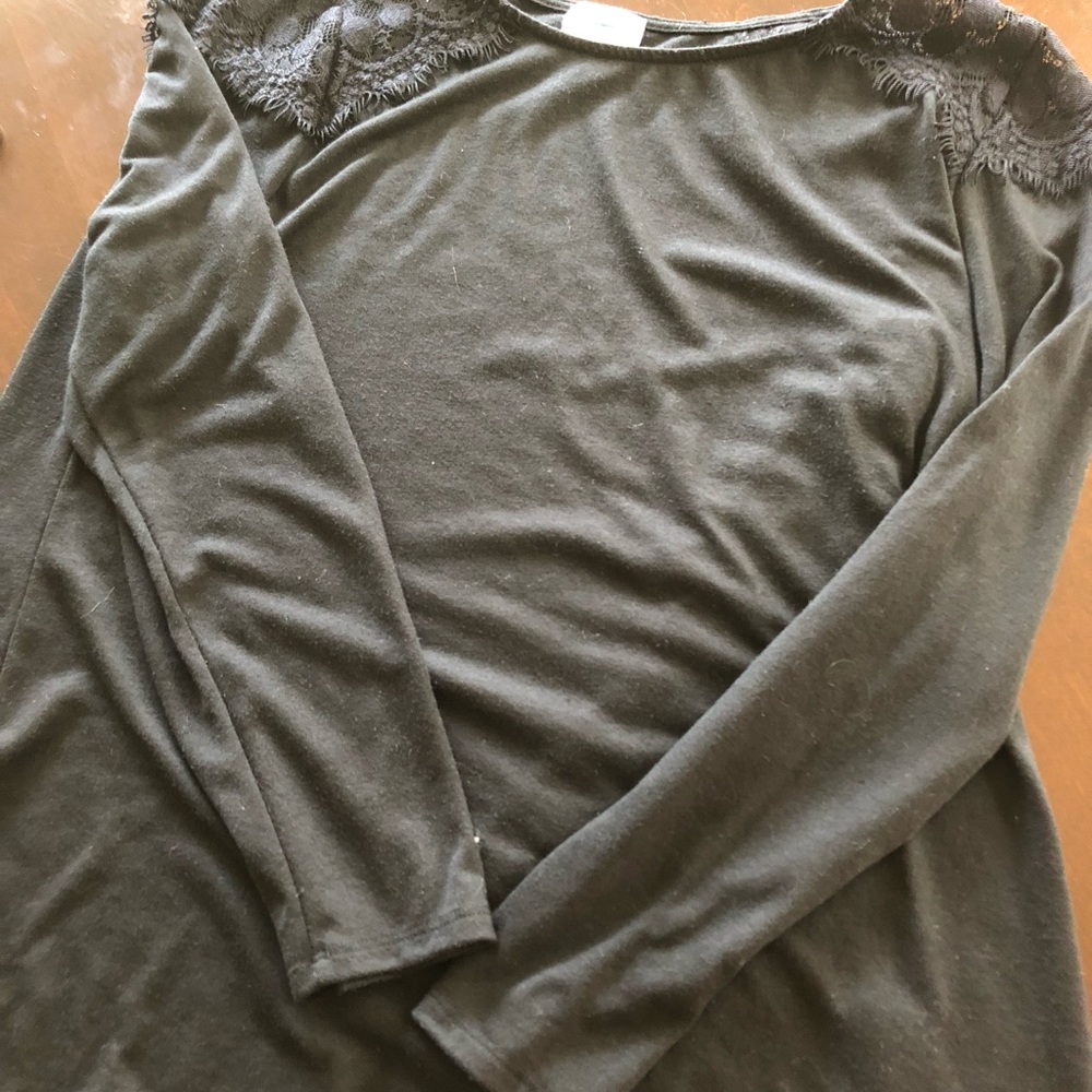 Old Navy shirt with lace